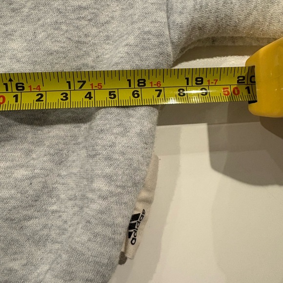 🔥4/$20 Adidas Light Gray Women's Cropped Sweatshirt - Picture 7 of 8